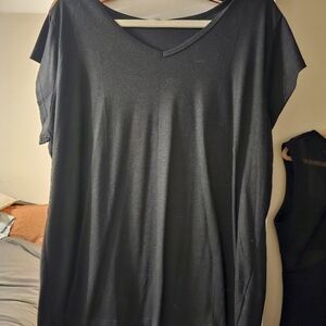 Black V-Neck Short Sleeve Tee